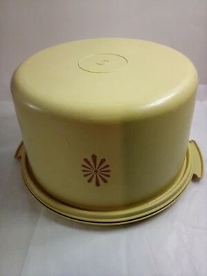 Tupperware Harvest Gold Round Cake Carrier Keeper Holder 683-5 - Image 1 of 4