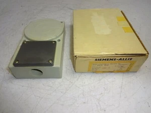 SIEMENS ALLIS PXS 212 BERO PROXIMITY SWITCH - Picture 1 of 7