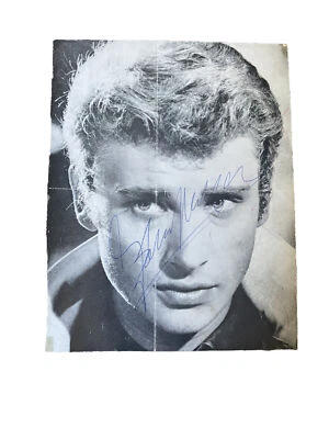 autographe johnny hallyday Sur Affichette 20x25cm Années 60 - Photo 1/4