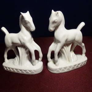 PLANTADORAS COLT - JUEGO DE 2 - Porcelana blanca hecha en P.V. Checoslovaquia - COMO NUEVO - Imagen 1 de 12