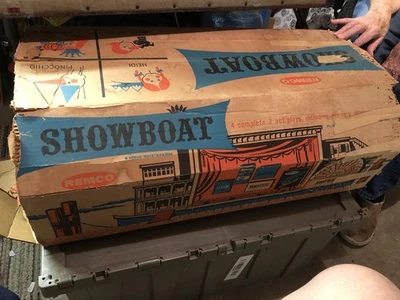 Remco Showboat (incomplete) - Image 1 of 4