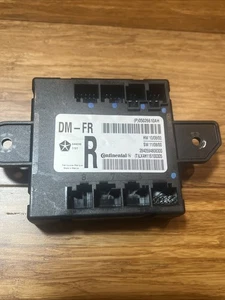 Dodge Journey 300 2011-2014 pasajero puerta derecha módulo control 05026610AH - Imagen 1 de 3