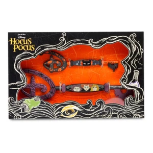Juego de llaves coleccionables Hocus Pocus de los parques Disney Sanderson hermanas y llaves binx ¡NUEVO! - Imagen 1 de 4