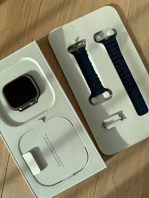 Apple Watch Ultra 2 49mm GPS + Cellular Titangehäuse m.Ladekabel 100% Batterie - Bild 1 von 2
