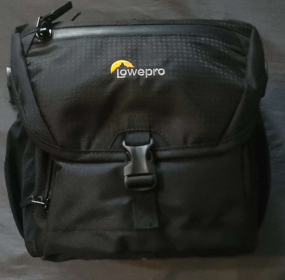 Lowepro Nova 170 AW II Black