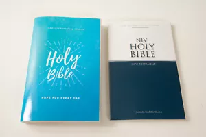 Holy Bible & New Testiment (F4R) NIV Zondervan (JSF6) Like New Paperbacks - Picture 1 of 12