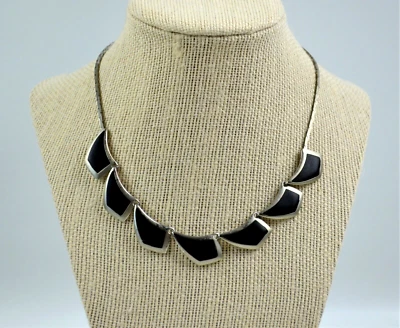 Винтажный серебристого тона кобра ожерелье ошейник с черной эмалью покрытие подвеска 15,5» - Изображение 1 из 4