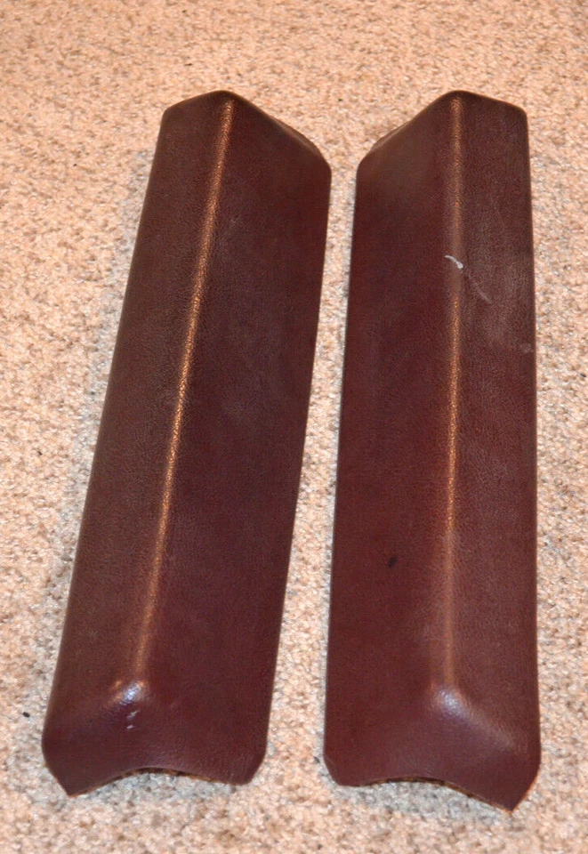 1975 1976 1977 CHEVROLET MONTE CARLO ARMREST DOOR PANEL ARM RESTS MAROON PAIR Foto 1 de 4