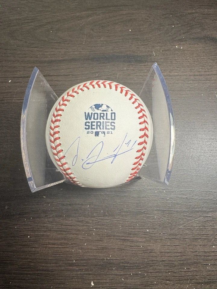 Бейсбольные мячи с автографом Орландо Арсии 2021 World Series Braves - Изображение 1 из 1