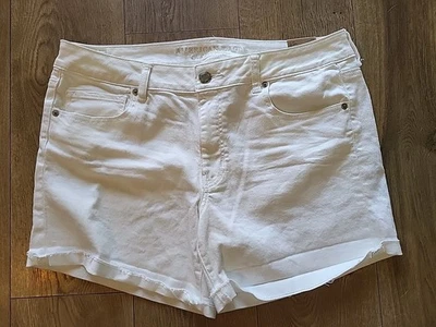 Pantalones cortos para mujer American Eagle elásticos dobladillo crudo talla 18 blancos tiro bajo nuevos con etiquetas Foto 1 de 4