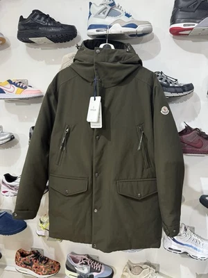 Moncler Livradois Logo-Patch Down Parka Jacket Dark Green Size 1 - Image 1 of 4