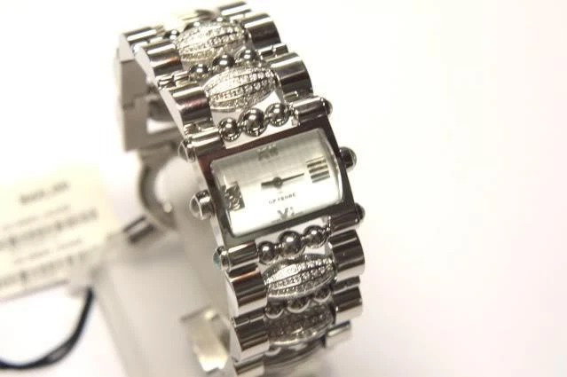 RELOJ MUJER CLASE NOBLE GF FERRE HECHO EN SUIZA PIEDRAS PRECIOSAS CAJA DE CUERO EMBALAJE ORIGINAL PRECIO ORIGINAL 860 € RELOJ Foto 1 de 1