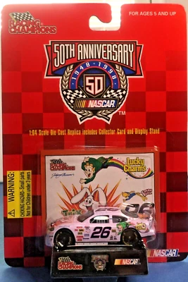CAMPEONES DE CARRERAS #26 AMULETOS DE LA SUERTE 50 ANIVERSARIO NASCAR 1:64 FUNDIDO A PRESIÓN Foto 1 de 2
