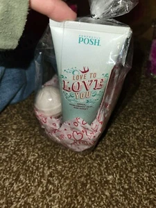 Perfectly Posh LOVE TO LOVE YOU Body Creme Spa Gift Bag W Timeout Bath Bomb - Picture 1 of 4
