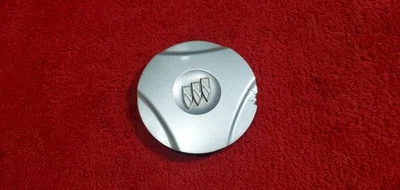 2000-2004  BUICK REGAL center cap SILVER  9593588 OEM - Image 1 of 4