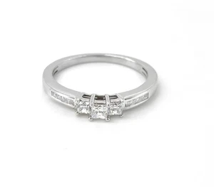 Juego de canales de anillo de corte princesa de tres piedras banda tamaño 7 centro de 3,2 mm - Imagen 1 de 4