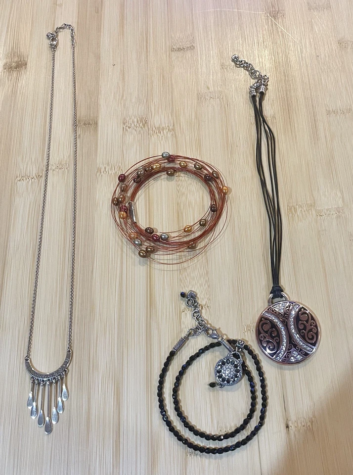 Brighton Silvertone, Tono Cobre, Joyería con Perla y Acento Negro Envío y devolución gratuitos Foto 1 de 4