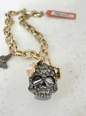 Colar Betsey Johnson esqueleto caveira, corrente tom dourado cristais pretos de hematita - Imagem 1 de 4