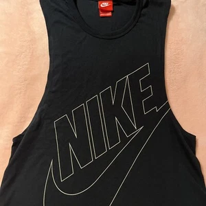 Camiseta sin mangas Nike Big Swoosh para mujer talla pequeña etiqueta roja - Imagen 1 de 4