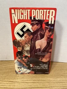 The Night Porter VHS Thriller Erotic Dirk Bogarde Charlotte Rampling Free Ship! - Imagen 1 de 7