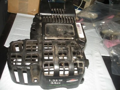 Briggs & Stratton Fource cubierta trasera 4 ciclos 34cc recortadora parte contenedor 433  Foto 1 de 2