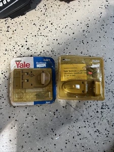 VINTAGE NOS YALE BOLTLOCK HAUSTÜRSCHLOSS SICHERHEITSRIEGEL + SCHLÜSSEL wie besehen - Bild 1 von 5