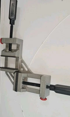 Abrazadera de esquina de Wolfcraft Foto 1 de 4