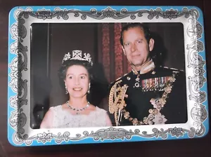Vecchio vassoio in lamiera Il Giubileo argento della Regina 1977 - Foto 1 di 9