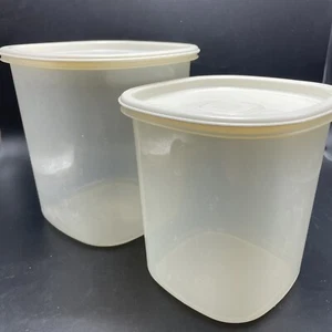 2 Bidoni Vintage Rubbermaid Servin Saver Coperchi Mandorle #6 #7 12C 21C Nidificazione - Foto 1 di 13