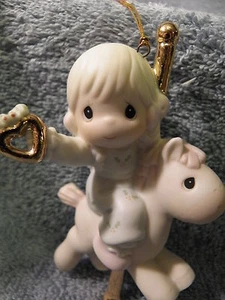 Precious Moments #184209~Love Makes The World Go 'Round BNIB - Picture 1 of 7