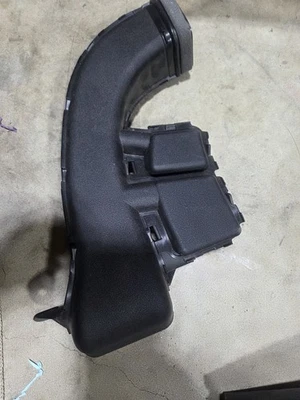 21-24 TOYOTA VENZA 2.5L ENGINE AIR CLEANER INTAKE DUCT TUBE OEM 1775025040 RAV4 - Image 1 of 4