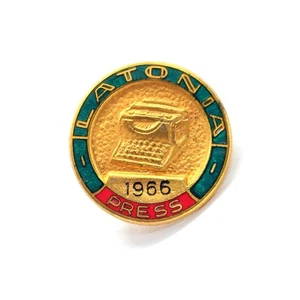 Latonia Press 1966 Lapel Pin Typewriter Gold For Journalism Publishing History - Picture 1 of 3