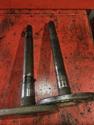 Cub Cadet Garden Tractor Pulling 30mm Fine Spline Axles - Image 1 of 2