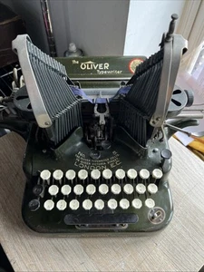 Oliver 5 Vintage Typewriter Batwing - Picture 1 of 20
