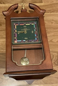 Franklin Mint Monopoly Game 60th Anniversary Millionaire's Wooden Wall Clock - Foto 1 di 24