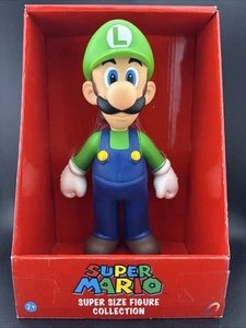 Super Mario Bros. LUIGI 9 pulgadas Super Size Figura Colección Nintendo 2009 NUEVO - Imagen 1 de 9