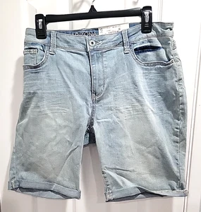 NWT Arizona Jean Company Bermuda Shorts Junior Size 17 Light Blue 9 inch Inseam - Picture 1 of 4