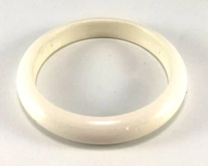 Vintage Stackable Domed Ivory Colored Lucite Bangle Bracelet Mod - Picture 1 of 5