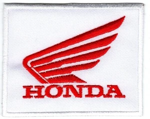 Honda 3" mit rotem Flügel auf weißem Bügelbild Motorrad Auto Patch *NEU* #191 - Bild 1 von 2