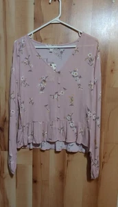 Hippie Rose Women's Jr M Pink Floral Top Peplum Hem Long Sleeve Button Accents - Picture 1 of 6