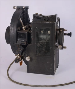 Antique Simplex 35mm Film Projector - Picture 1 of 3