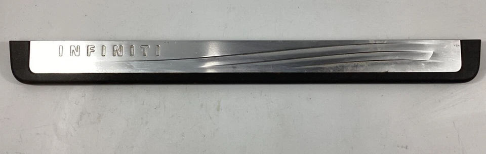 Infiniti EX35 2008-2012 placa de umbral de puerta trasera derecha borde de escalón 769B011BA0A OEM. Foto 1 de 4