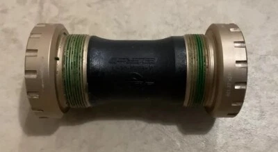 FSA BB-6000 - Gossamer MegaExo Bottom Bracket (68mm) 200-1867 24mm Spindle - Image 1 of 2