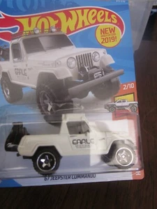 Jeepster Commando Hot Trucks Hot Wheels 67 2018 84/250 L43 2/10 blanco nuevo - Imagen 1 de 3