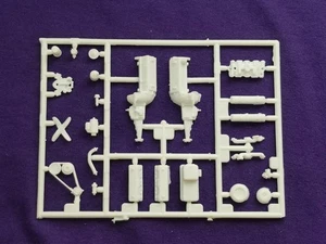 55 Chevy Cameo Truck 265 V8 Motor / Trans aus 1:25 AMT Modellbausatz 1955 Chevrolet - Bild 1 von 10