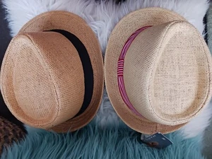 2 Stück Marilyn Monroe Fedora Hüte - Bild 1 von 9