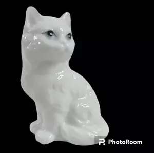Estatuilla de gato gatito pintada a mano molde de cerámica vintage estatuilla felina blanca - Imagen 1 de 16