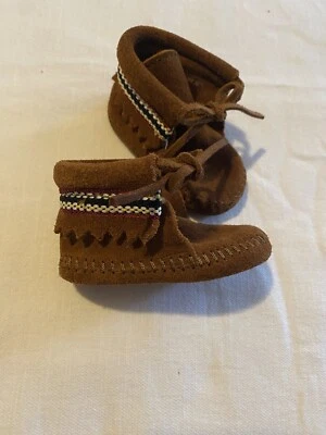 MINNETONKA Infant Sz. 2 Moccasins Booties Brown - Image 1 of 4