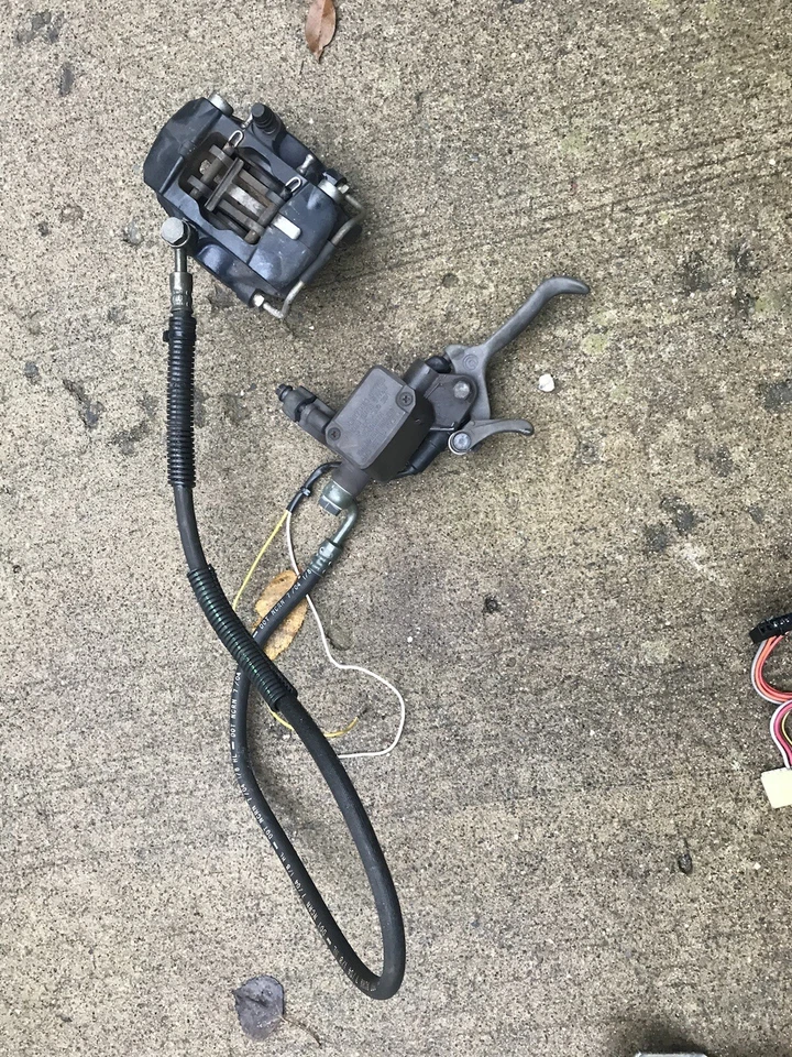 PINZA SKI DOO REV BRAKES MASTER CYL 2003-2007 MXZ RENEGADE 800HO 600HO Gsx GTX Foto 1 de 1