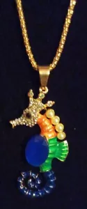 Very Beautiful Betsy Johnson Gold Toned 3D Seahorse Sweater Necklace, NWT - Picture 1 of 12